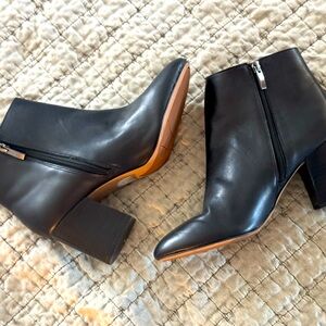 Franco Sarto ankle boots. Black leather.